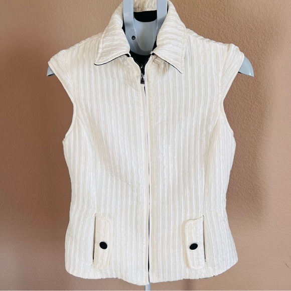 Carlisle Reversible Quilted Vest Women’s Size 6 – Ivory & Black Zip Front Jacket - Picture 1 of 7